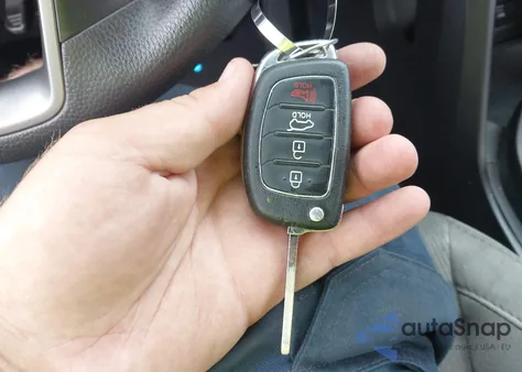 2016 Hyundai Santa Fe Sport 2.4L из США, поврежденный, VIN 5XYZUDLB4GG372753